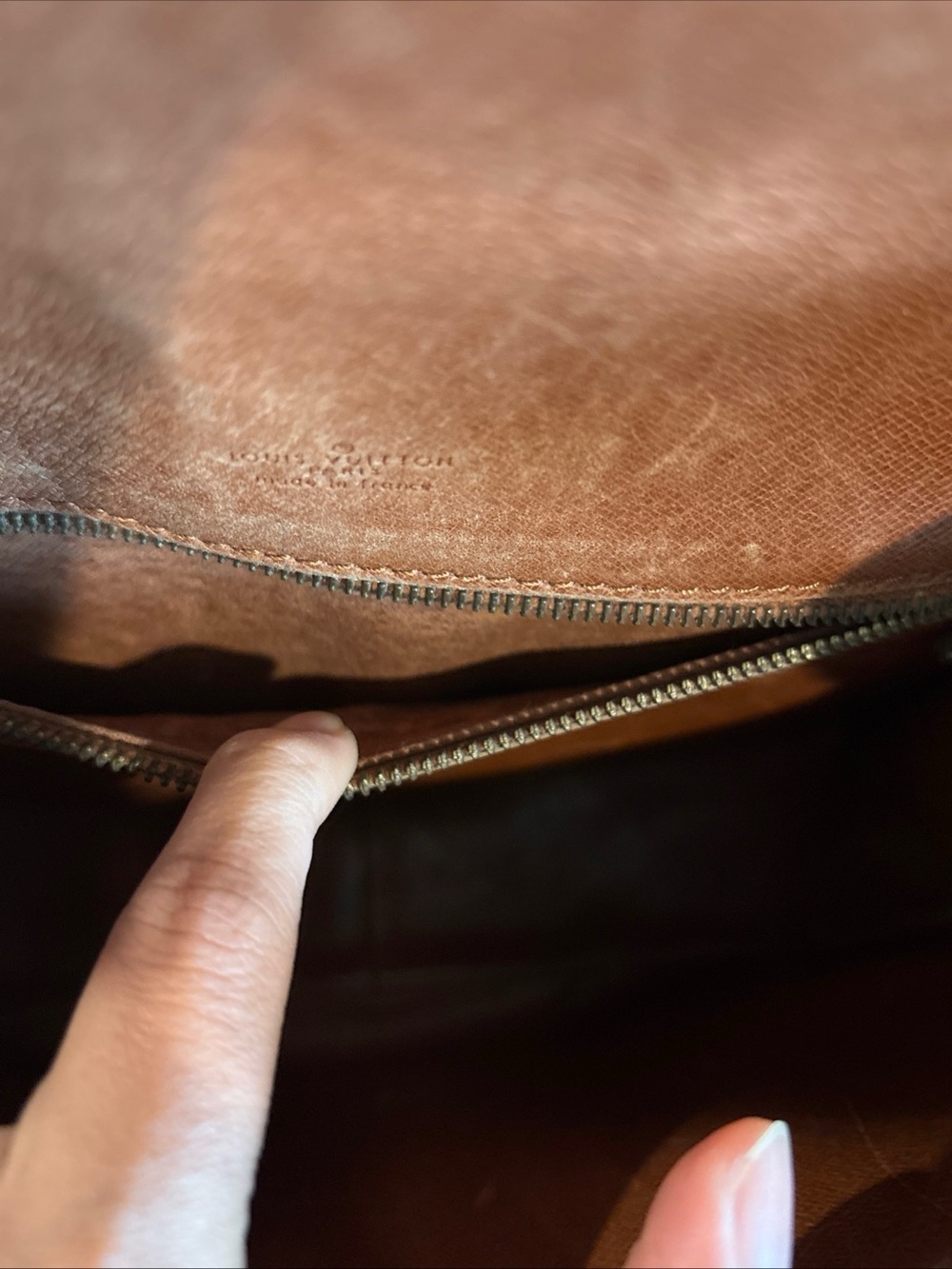 Louis Vuitton GM Saint Cloud Brown Monogram Crossbody Bag - Picture 13 of 16